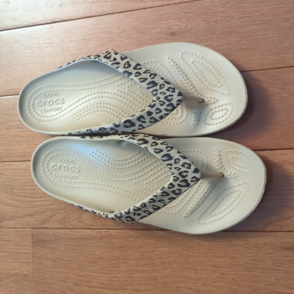 Crocs sandals leopard print